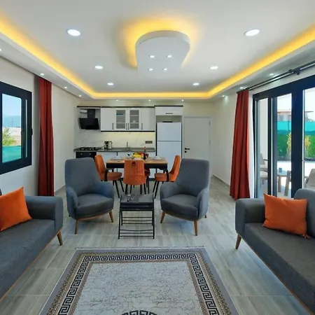 Luxurious Scarlett Φετιγιέ